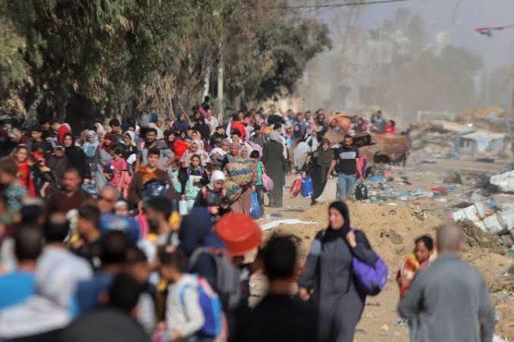 Warga Gaza mengungsi akibat invasi Israel (net)