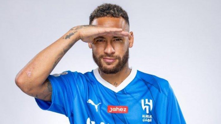 Neymar Turun ke Lapangan Rayakan Titel Saudi Pro League untuk Al Hilal