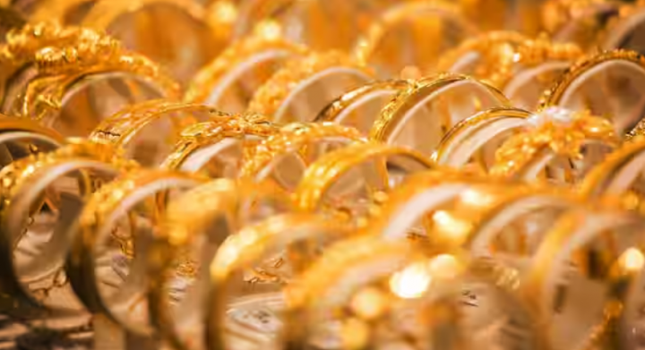 Impor emas China anjlok di tengah rekor harga-Bloomberg /Agensi
