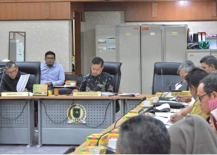 Komisi IV DPRD Riau RDP Dengan DLHK