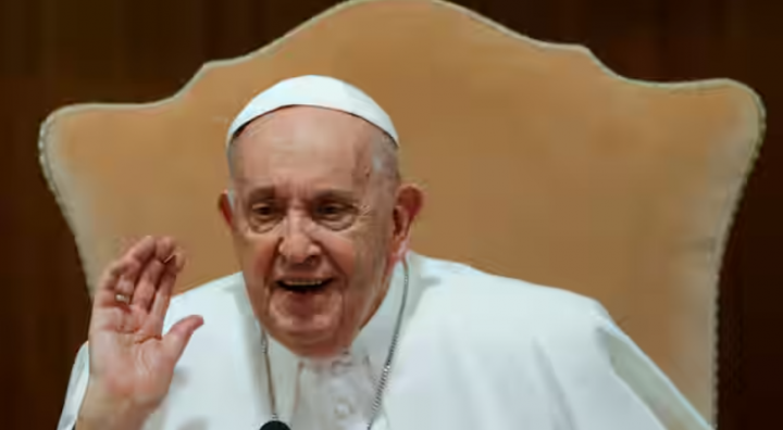 Paus Fransiskus menghadiri Pertemuan Dunia tentang Persaudaraan Manusia, di Vatikan /Reuters