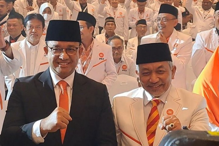 Presiden PKS Ahmad Syaikhu dan Anies Baswedan. Sumber: kompas.com