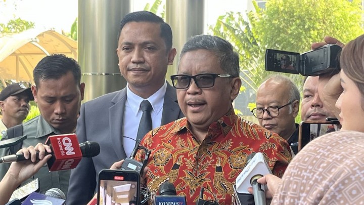  Politisi PDIP Hasto Kristiyanto dan staf, Kusnadi. Sumber: VOI.ID