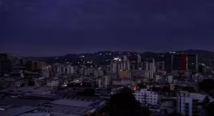 Pemadaman listrik besar-besaran melanda seluruh Ekuador karena kegagalan saluran transmisi /X