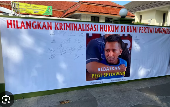 Muncul Spanduk Dukungan untuk Pegi Setiawan Jelang Praperadilan di PN Bandung. (X/Foto)