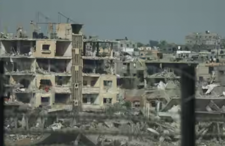 Sisa-sisa bangunan yang hancur di Gaza di tengah konflik yang sedang berlangsung antara Hamas dan Israel /Reuters