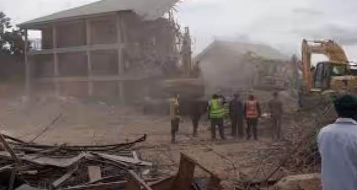 Gedung sekolah yang runtuh di Nigeria /AFP