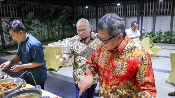 Foto Pertemuan Hasto-La Nyala Tambah Isu Kepemimpinan DPD