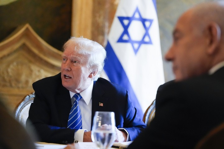 Potret pertemuan antara Donald Trump dan PM Israel Benjamin Netanyahu di AS. (Tangkapan Layar The Time of Israel)