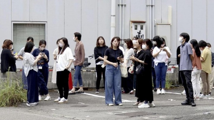 Warga Jepang Panic Buying, Stok Air Kemasan dan Makanan Sampai Ludes