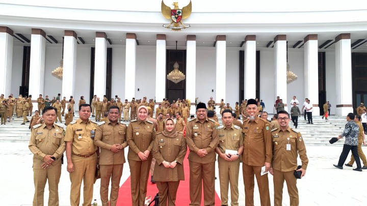 Bersama Presiden RI, Bupati Kasmarni ke Istana Garuda IKN