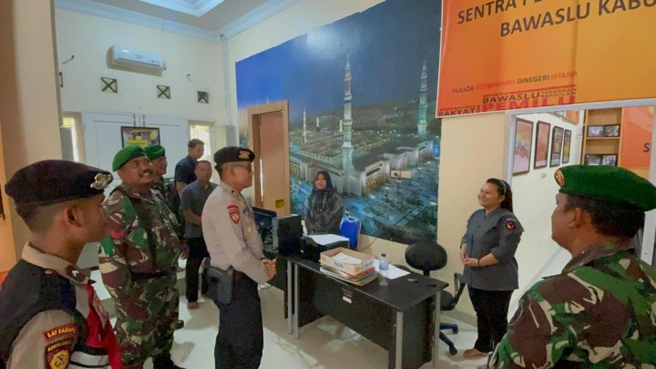 Patroli Sinergitas TNI-Polri Kodim Siak dan Polres Siak Jelang Pelaksanaan Operasi Mantap Praja Lancang Kuning 2024