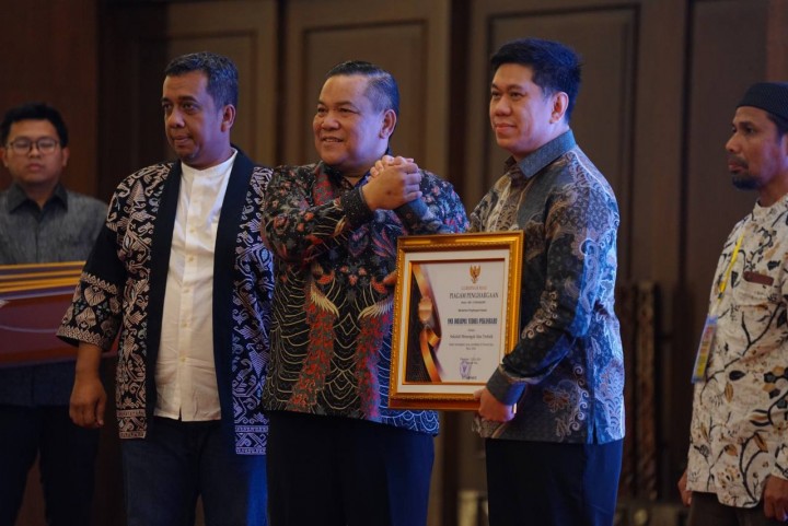 Penghargaan bagi sekolah berprestasi di Riau