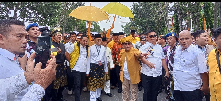 Syamsuar - Mawardi Saleh mendaftar ke KPU Riau sebagai calon gubernur Riau 