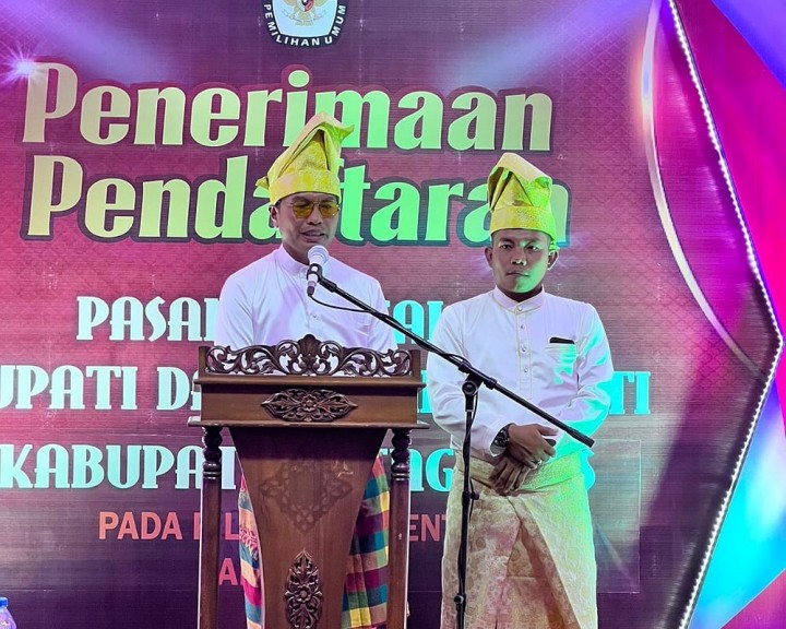 Bakal calon bupati Bengkalis Syahrial- Andika mendaftar ke KPU 