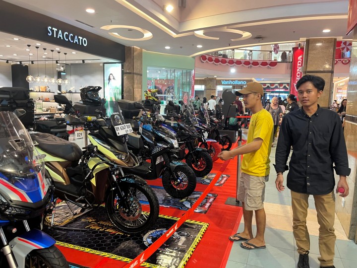 Capella Honda Beri Apresiasi Modifikator Motor Honda Pada Ajang HMC 2024 seri Pekanbaru