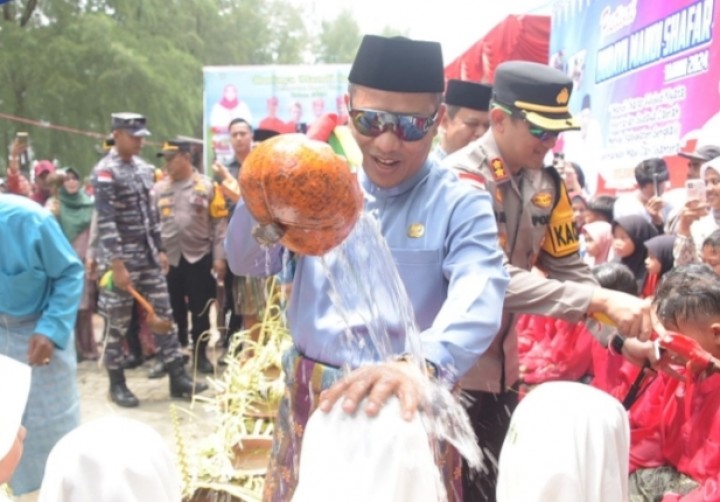 Festival Mandi Safar Dipantai Lapin Rupat, Bupati : Kegiatan Ritual Ini Sebagai WBTB