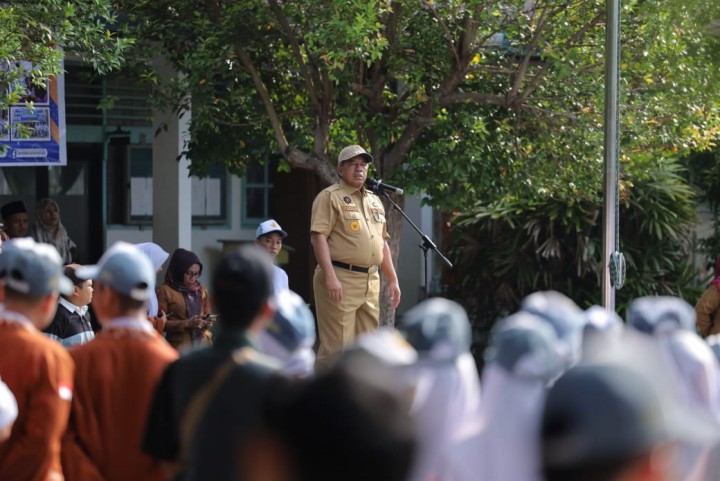 Sambangi SMA Negeri 1 Sungai Apit Bupati Alfedri Harap Siswa 17 Tahun Sudah Punya IKD