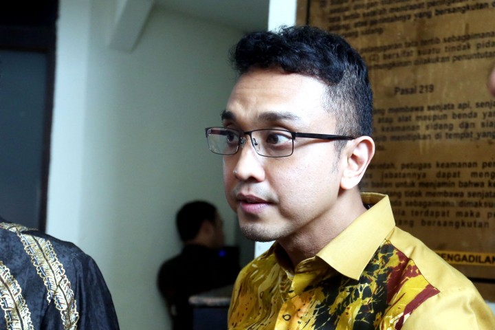 Aiman Witjaksono Beberkan BTS Dibalik Ributnya  Silfester Terhadap Rocky Gerung. (X/Foto)