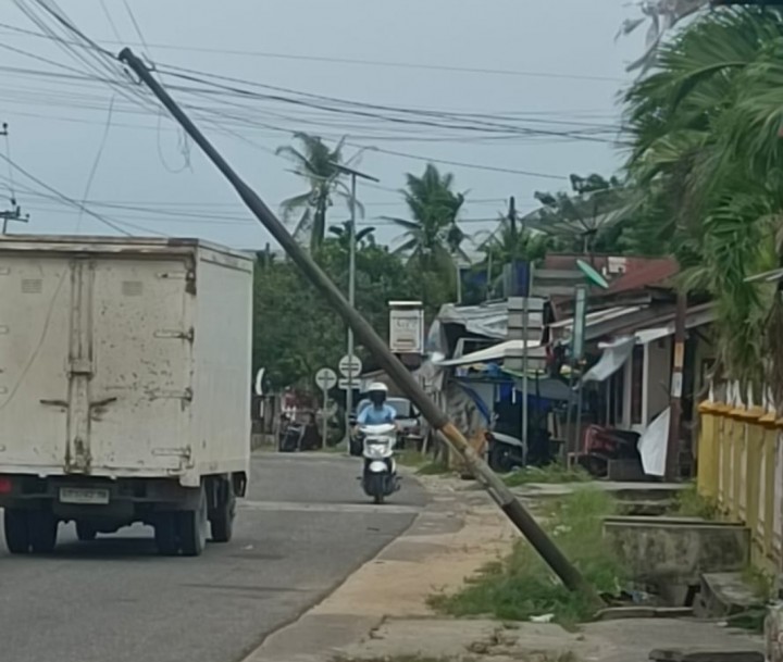 Angin Kencang Obrak Abrik Duri Kabupaten Bengkalis