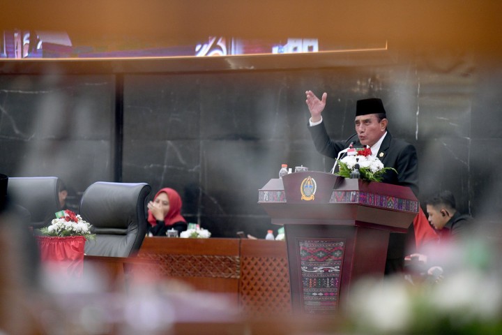 Nama Mulyono Kena Sentil saat debat panas Bobby & Edy di Pilgub Sumut. (Tangkapan Layar rri.co.id)