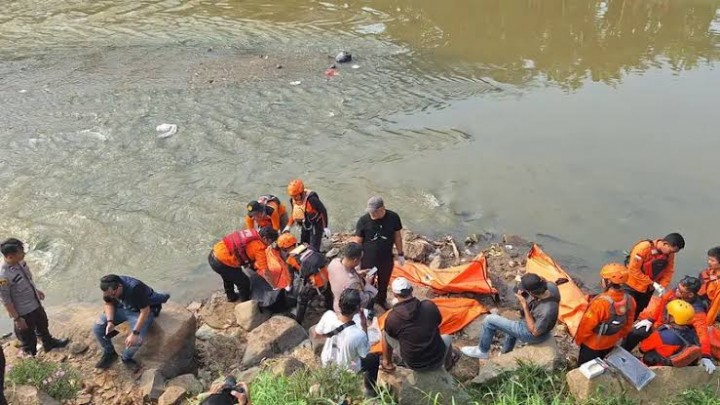 Penemuan tujuh jasad di Kali Bekasi