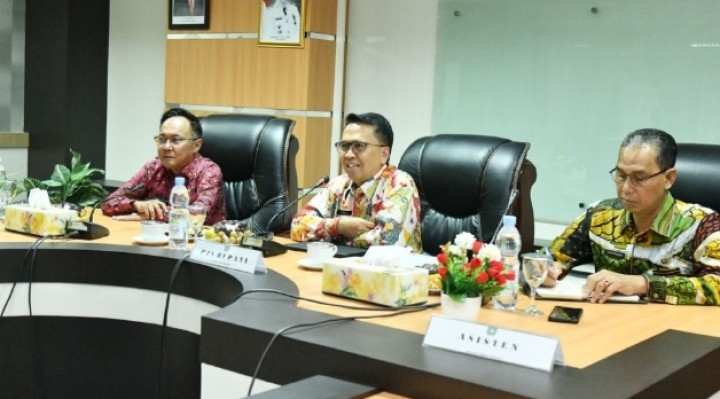 Pj Bupati Akhmad S Tavipiyono Apresiasi Pejabat Pemkab Bengkalis Saat Rapat Perdana