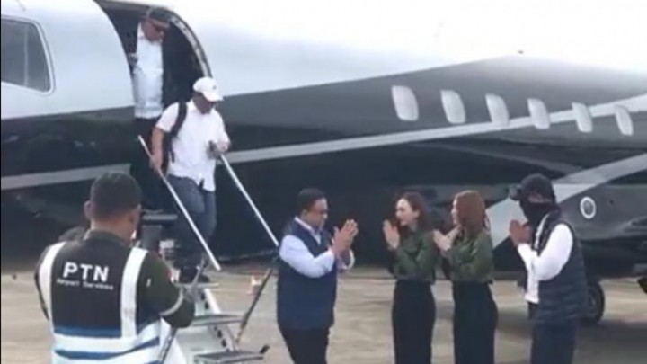 Anies Baswedan naik private jet. Sumber: tvonenews.com