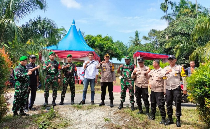 Polri dan TNI Laksanakan Pengamanan Saat Kampanye Paslon Kasmarni-Bagus Santoso di Bukit Batu