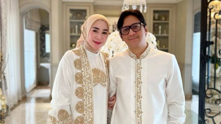 Andre Taulany dan istri