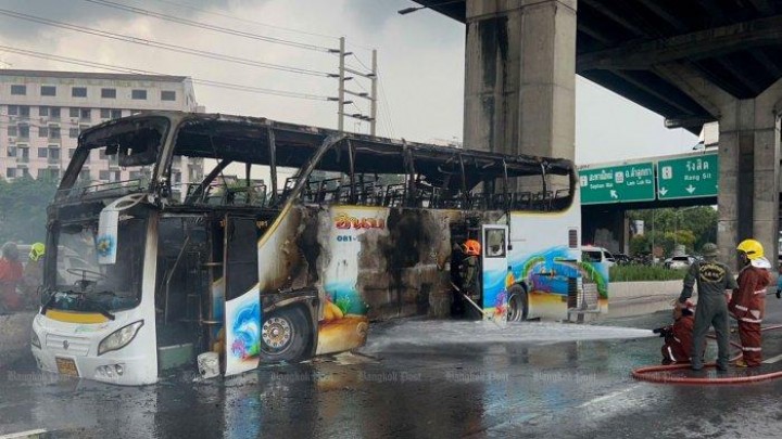 Kronlogi Bus Terbakar Thailand Tewaskan 23 Siswa dan Guru SD, Pengemudi Bus Ditangkap. (X/Foto)