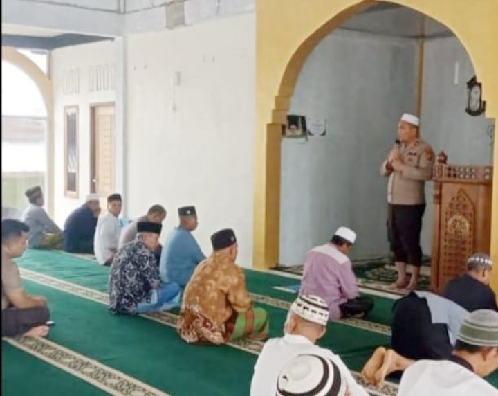 Sholat Jum'at Keliling, Kapolsek Minas Cooling System di Masjid Al Istiqomah Mandiangin