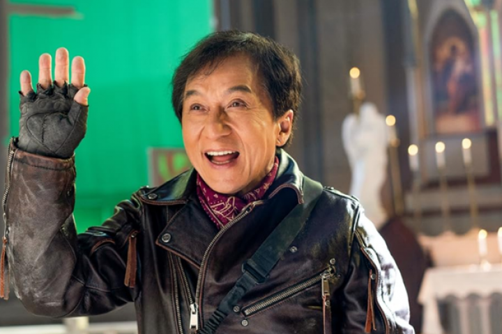 Ogah Pakai Pemeran Pengganti di Usia 70 Tahun, Jackie Chan Pingsan saat Shooting Film Barunya. 