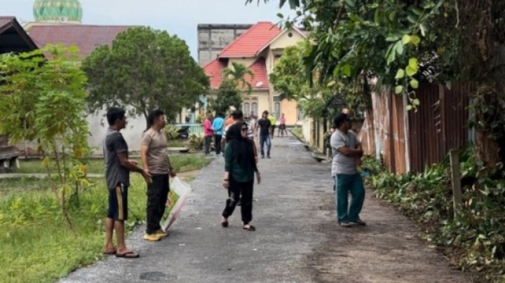 Respon DBD, Kel Damon Bersama Warga Goro Program Dadu Bermasa Bersih Lingkungan.