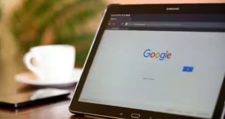 Putusan itu muncul setelah persidangan 10 minggu di mana Google dituduh membayar miliaran dolar setiap tahun kepada perusahaan, termasuk Samsung dan Apple, untuk memastikan bahwa Google adalah mesin pencari default mereka /net