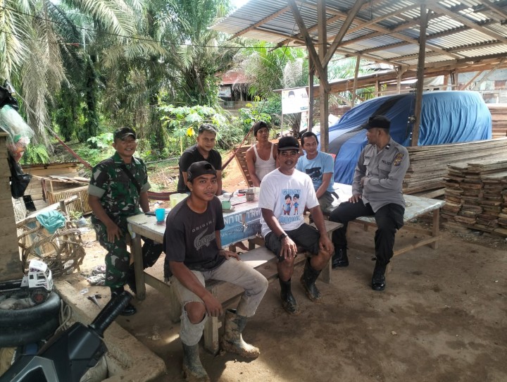 Sinergi TNI Polri, Personil Polsek Tambusai  Coolling System Dengan Masyarakat  Lingkungan Benteng