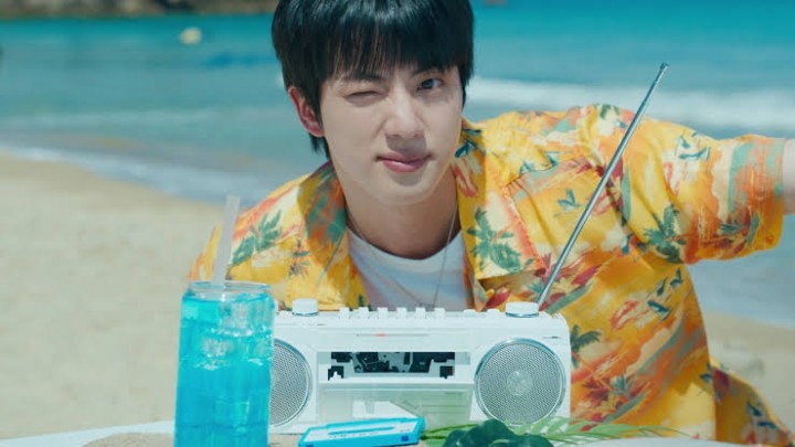 Makin Kocak! Jin BTS Rilis Video Spesial Super Tuna - Riau24