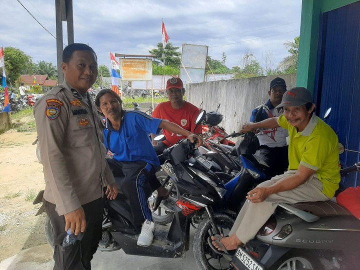 Polsek Lubuk Dalam kunjungi Warga Kampung Sialang Palas Beri Imbauan Pilkada Damai