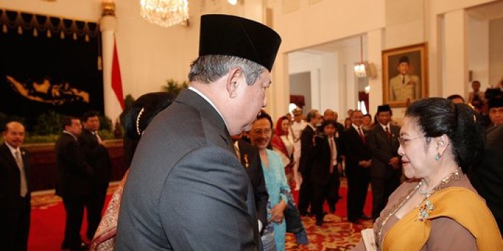 Presiden ke-6 RI Susilo Bambang Yudhoyono (SBY) dan Presiden ke-5 RI Megawati Soekarnoputri. Sumber: merdeka.com