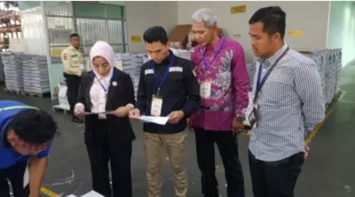 6,1 Juta Lembar Surat Suara Pilkada Riau Rampung Dicetak