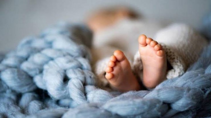 Miris! Bayi Terbungkus Kain Jarik Ditemukan di Gardu Listrik Tangsel