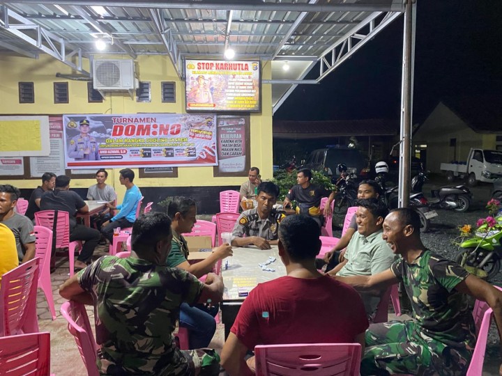  Turnamen Domino di Polsek Sei Mandau Dukung Pemilu Damai dan Sinergitas TNI-Polri