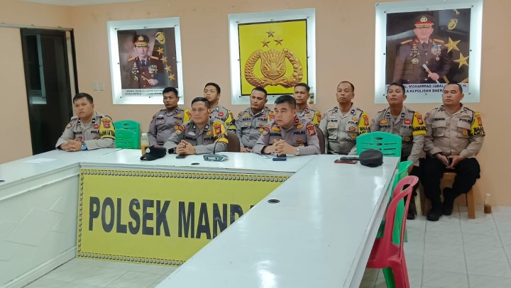 Bhabinkamtibmas Polsek Mandau Gelar Rapat Intensif dengan Polres Bengkalis untuk Wujudkan Pilkada Damai 2024 Tanpa Tebang Pilih