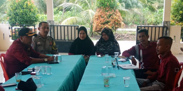 Usai Menyelesaikan Masalah Warga, Polsek Bantan Melakukan Cooling System Kepada Warga