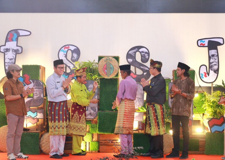 Festival Sastra Sungai Jantan 2024 Resmi Dibuka, Dorong Generasi Baru Lestarikan Budaya Melayu