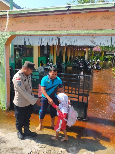 Polsek Bengkalis lakukan Patroli Lokasi Rawan Banjir di Wilayah Bengkalis