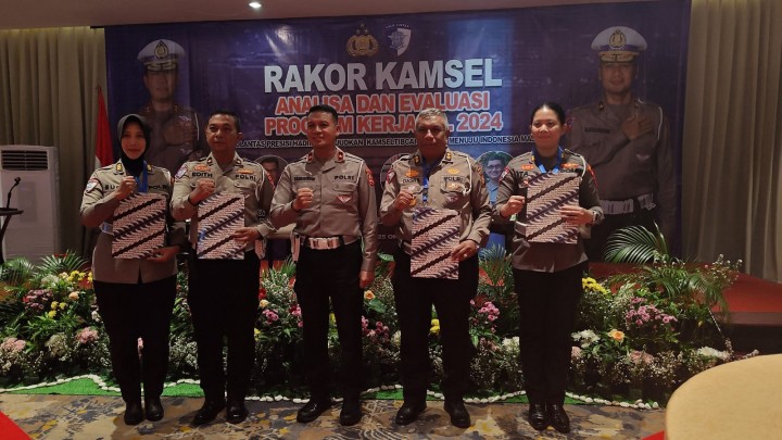 Kakorlantas Polri Irjen Pol Aan Suhanan pada saat kegiatan laporan Rakor Kamsel Anev Program Kerja Tahun Anggaran 2024 di Hotel Swiss Belresidence Kalibata, Kota Jakarta Selatan.Kamis, 24 Oktober 2024.