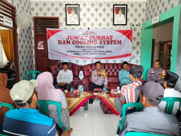 Wujudkan Pilkada Damai Sat Binmas Polres Rokan Hulu Gelar Jumat Curhat dan Cooling System