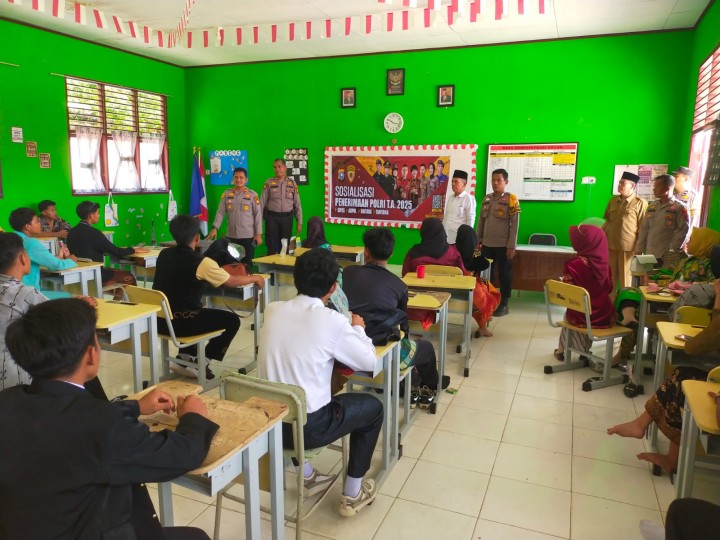 Polsek Kerinci Kanan Gelar Sosialisasi Penerimaan Polri TA 2025 di Kecamatan Kerinci Kanan