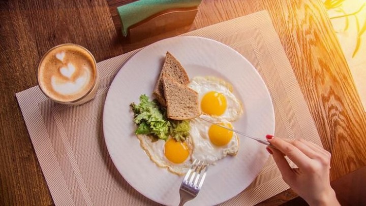 Kesalahan saat Sarapan yang Gampang Bikin Gemuk